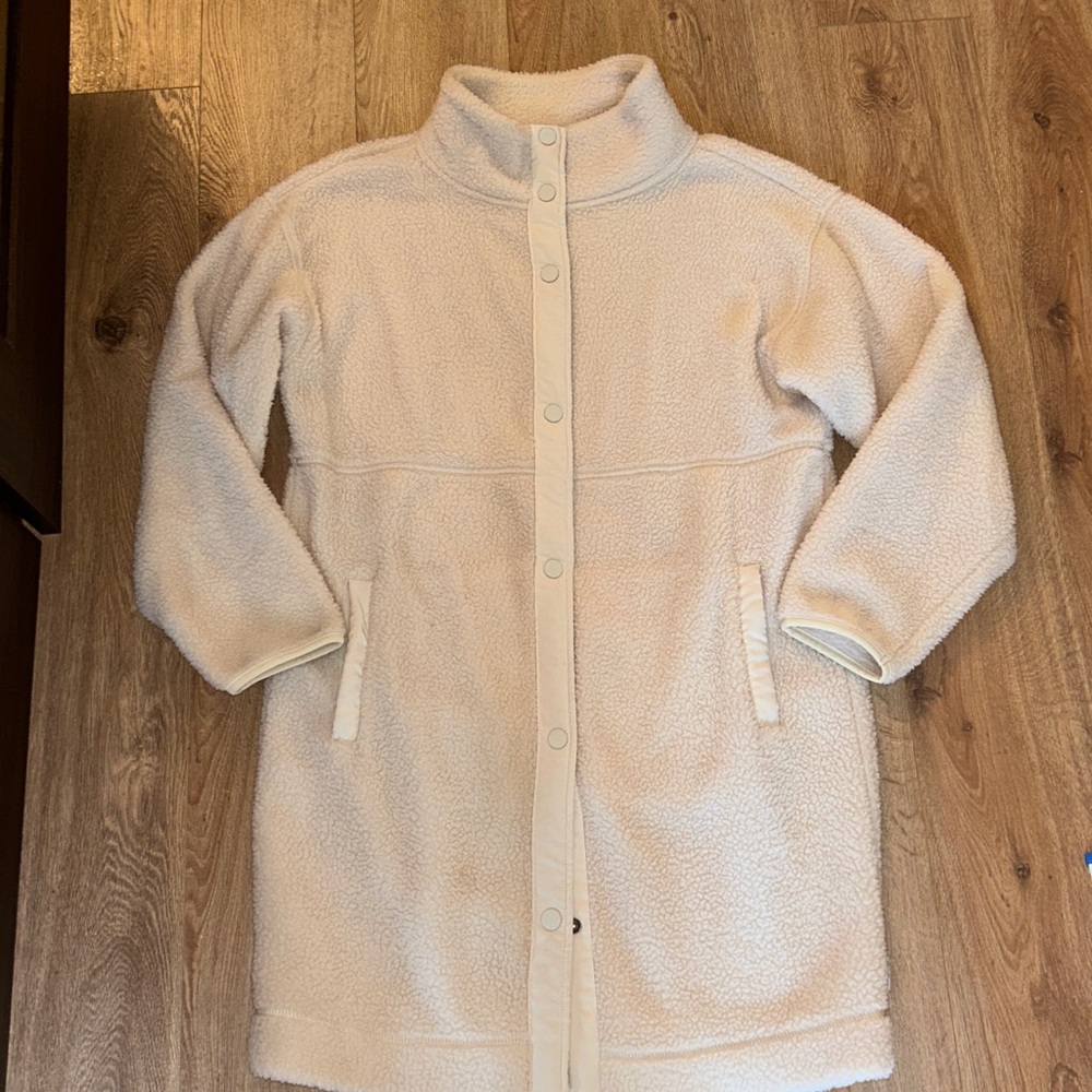 Eddie Bauer Women's cream Teddy Jacket-size small – like new